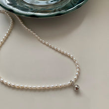 Load image into Gallery viewer, Heidi Pearl Necklace
