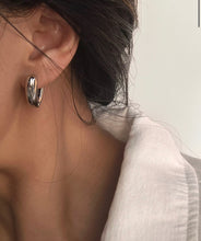 Load image into Gallery viewer, Silas Earrings
